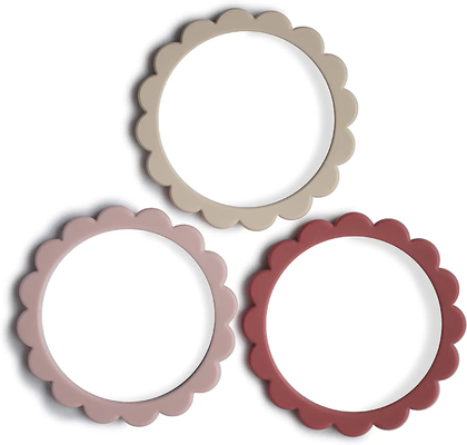 Soft Forming in One Flexible Silicone Flower Teether Bracelet for New Born