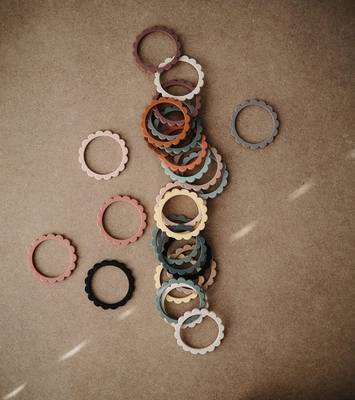 Soft Forming in One Flexible Silicone Flower Teether Bracelet for New Born